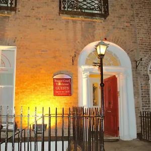 Hotel Baggot Court Townhouse, Dublino