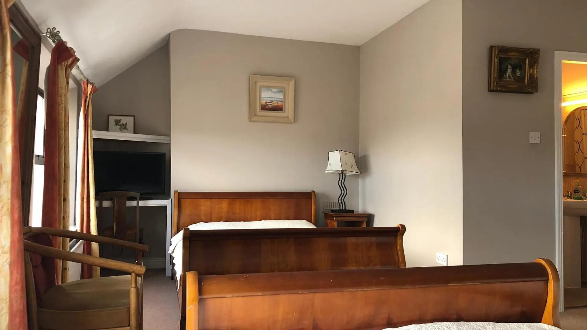 Harveys Guest House